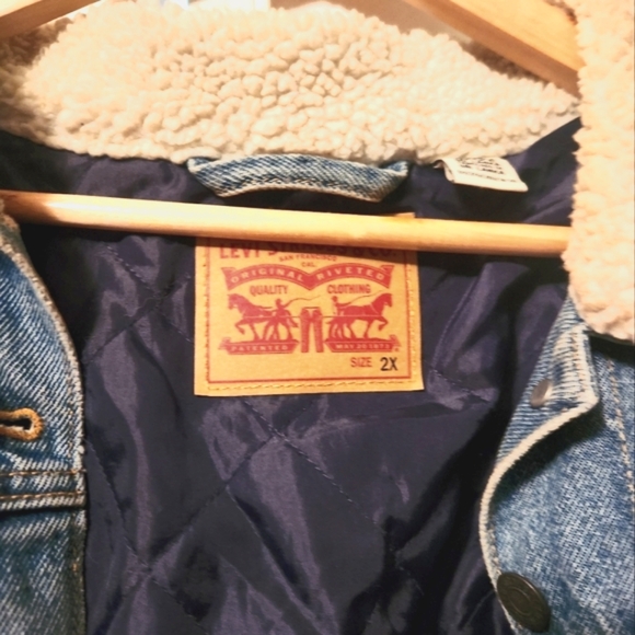 Womens Levi sherpa quilted lined denim jacket size 2X - Picture 3 of 4